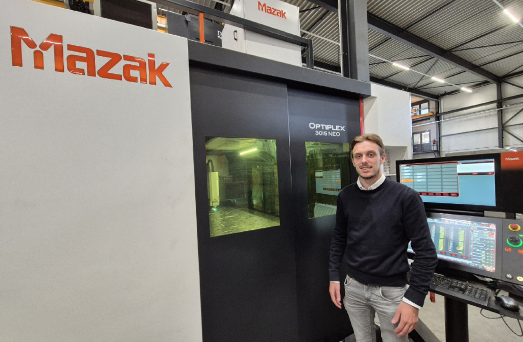 Jurgen Schepers van MTU prijst het bedieningsgemak van de laser, dat mede te danken is aan het Mazatrol SmoothLX CNC besturingssysteem met het grote 21,5-inch scherm. Bovendien maakt de dubbele monitor het mogelijk om meerdere applicaties tegelijkertijd uit te voeren.