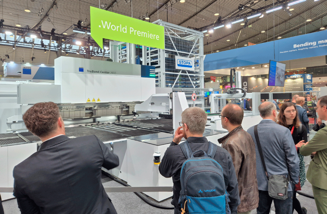 De platenbuigmachine in het nieuwe productiesysteem van Trumpf is de nieuwe TruBend Center 7030. Deze werkt 30 procent sneller dan de vorige versie.