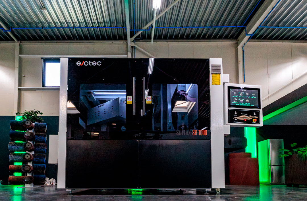 De 1000 SR is een van de Evotec finishmachines die Klaassen toont op TechniShow. De Evotec machines hebben 17 inch touchscreens voor goed overzicht en makkelijke bediening.