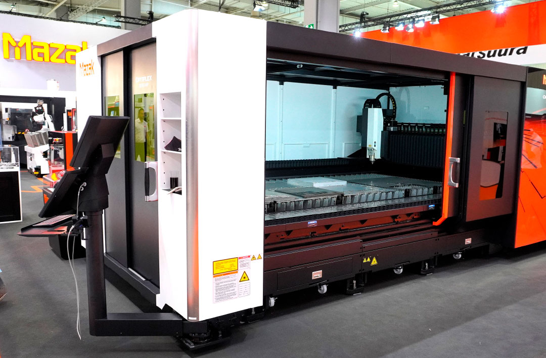 De Optiplex 3015 HP is een van de eerste machines waarin Mazak de Smoothcut Fiber Laser Oscillator toepast voor het snijden van dikke plaat.