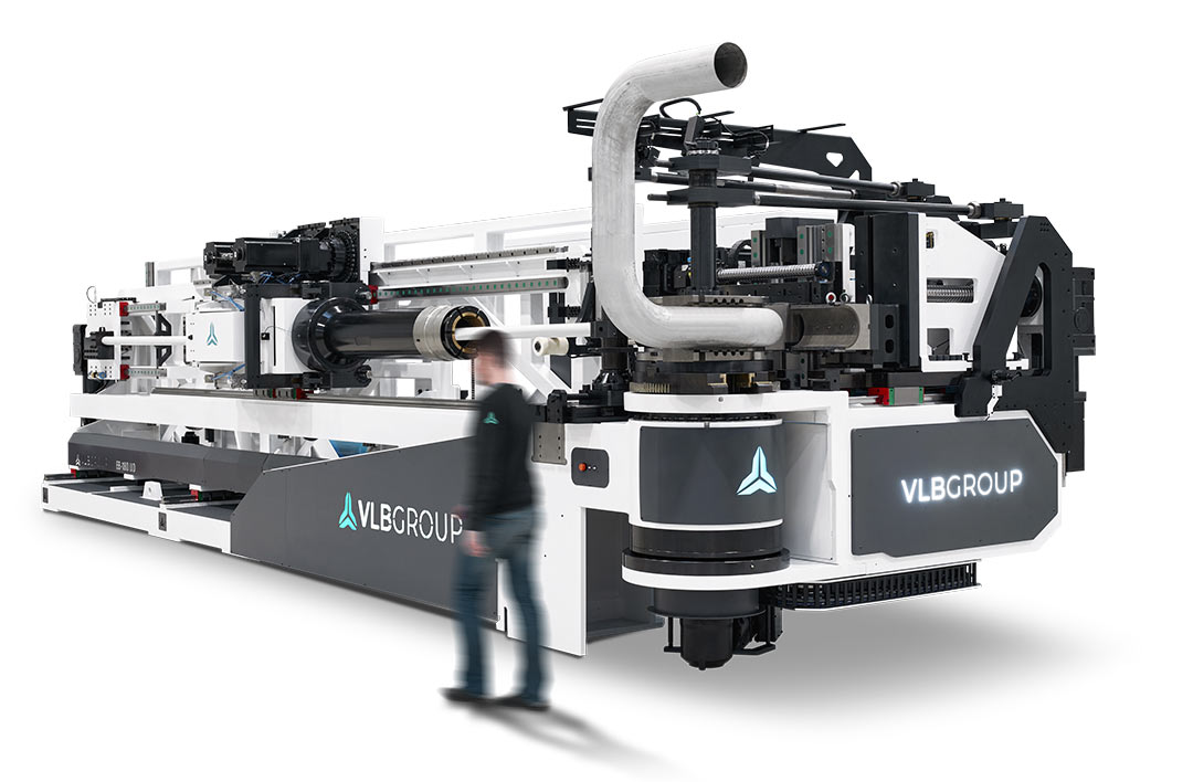 De basis van het machineprogramma van VLB Group is de EB Series. De EB HD-UD is een heavy-duty, volledig elektrische buigoplossing voor maximale snelheid en precisie. Deze machine buigt diameters tot 150 mm.